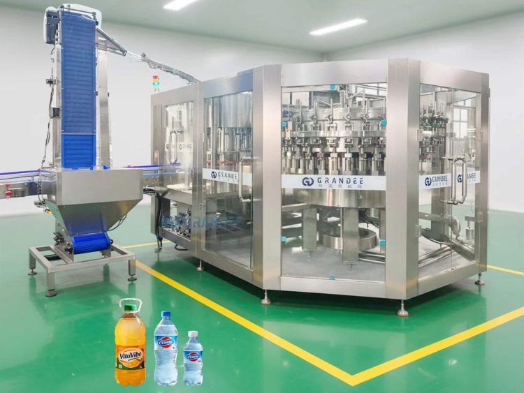 Автоматическая машина для розлива газированных напитков