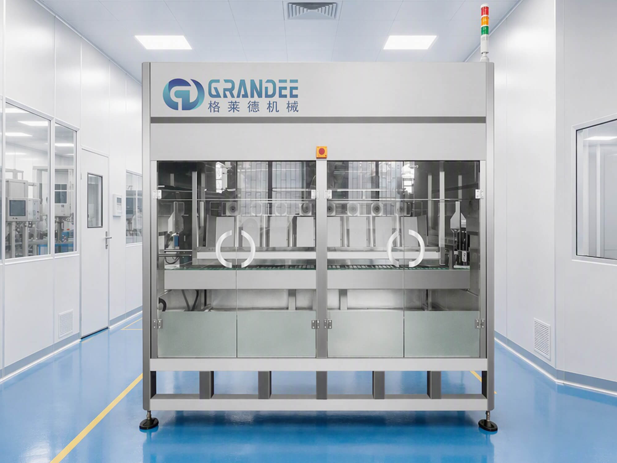 Фронтальный вид закрытой машины Grandee для розлива бутылей 3–5 галлонов с прозрачными дверцами